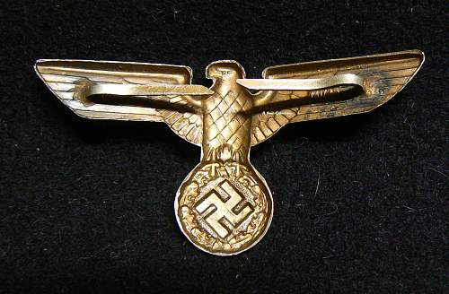 Reichsbahn or Reichspost cap eagles