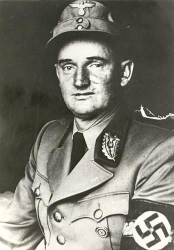 Early NSDAP political leader's brownshirt for a Hauptstellenleiter