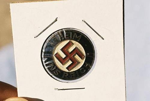 Heim ins Reich pin - original or fake?