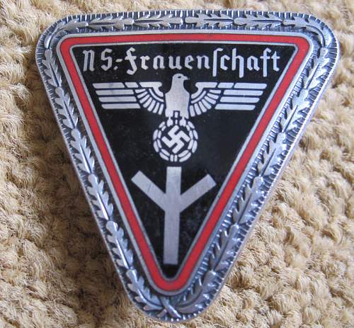 NS Frauenschaft pin look ok?