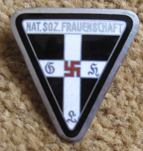 NS Frauenschaft pin look ok?