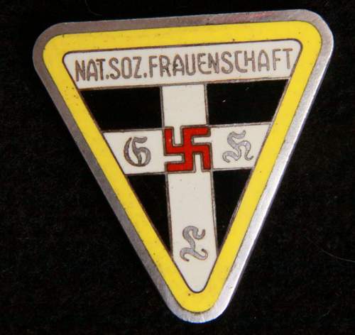 NS Frauenschaft pin look ok?