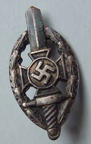 Old Comrades Lapel Badge