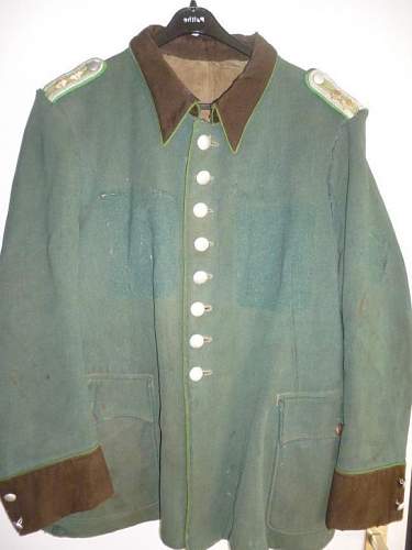 Schutpolizei tunic question