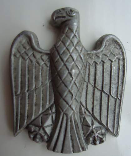 Unknown Eagle Badge...Traditions Abzeichen or Weimar?