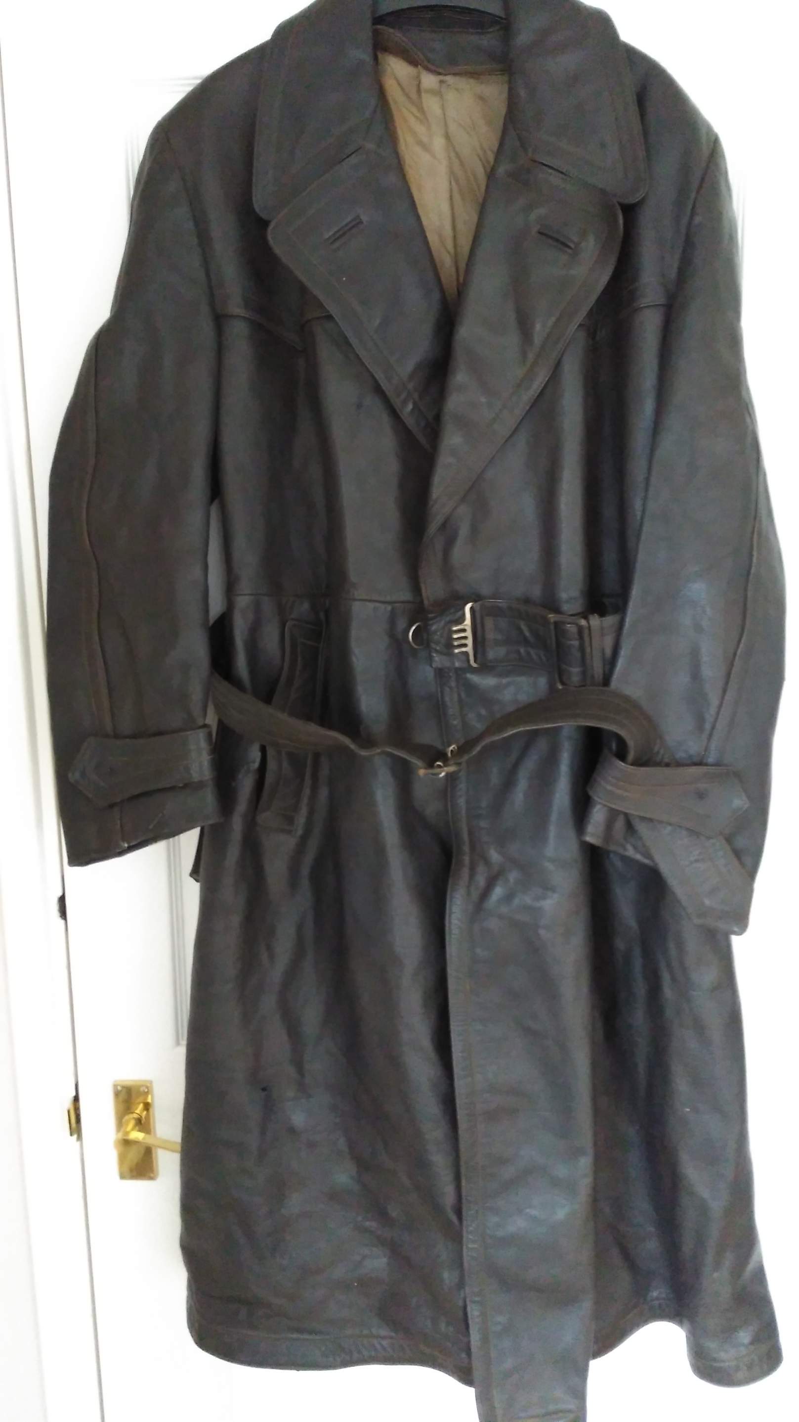 Need help! WW2 Leather Greatcoat or not?