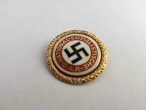 Fake Hitler presentation Goldenes Parteiabzeichen