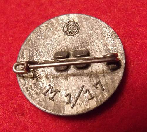 Good Assman m1/17 NSDAP Badge?