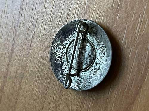 NSDAP Membership Badge original?