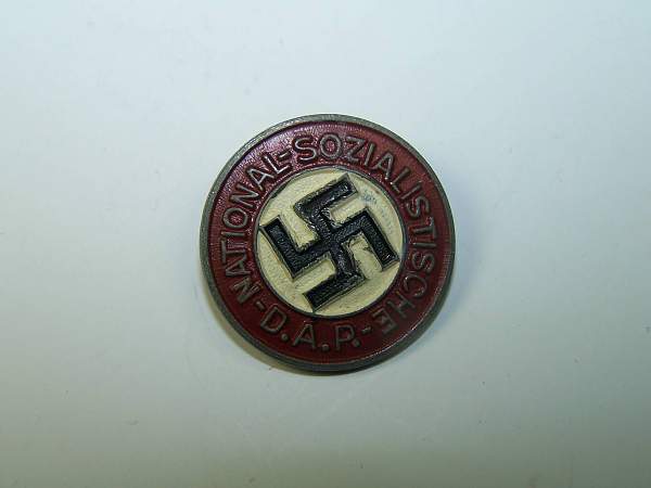 Late NSDAP membership badge RZM M1/17