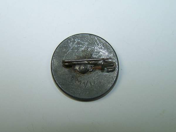 Late NSDAP membership badge RZM M1/17