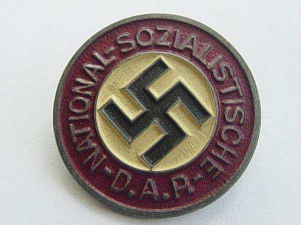 Late NSDAP membership badge RZM M1/17