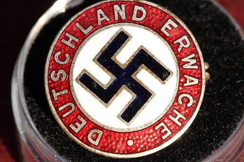 Deutschland Erwache 1933 badge authentic?