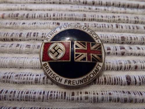 German pin badges - are these original?