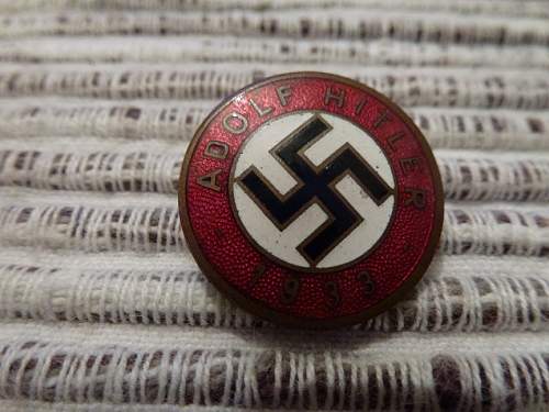 German pin badges - are these original?