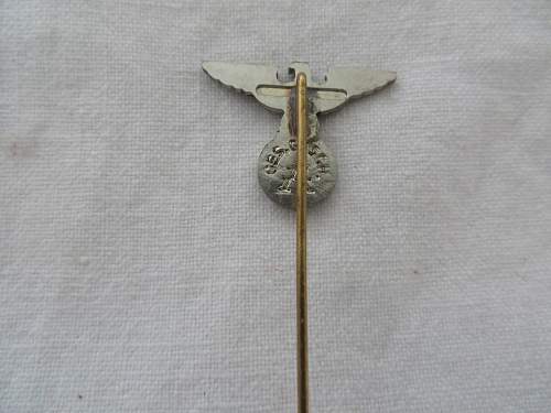 NSDAP badge in gold ?