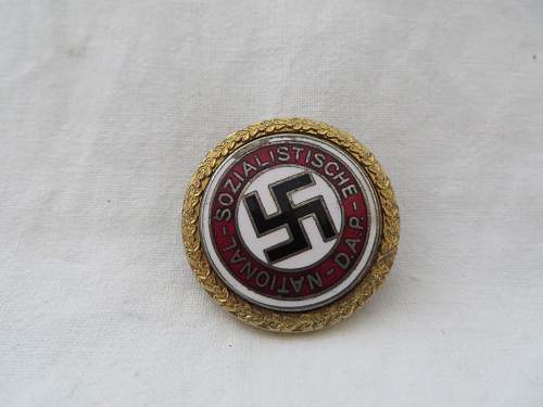 NSDAP badge in gold ?