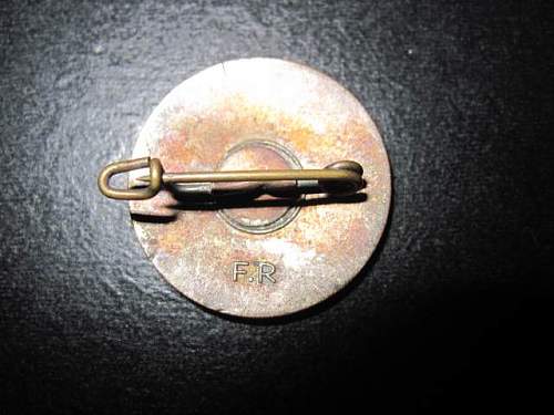 Heim Ins Reich Pin and Rotes Kreuz Helferin Pin: Authentic pieces?
