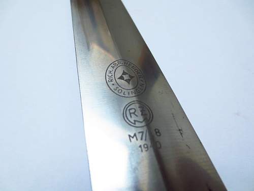 NSKK dagger with vertical hanger