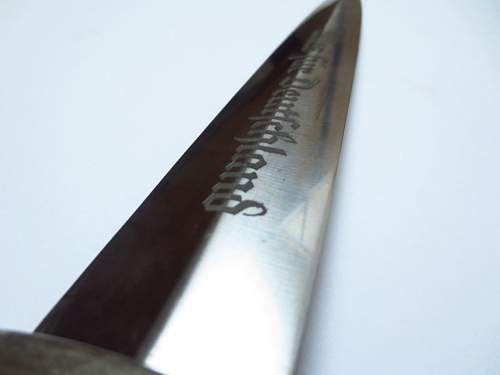 NSKK dagger with vertical hanger