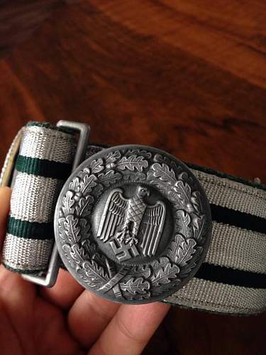 PLEASE HELP !! Wh officer brocade belt.