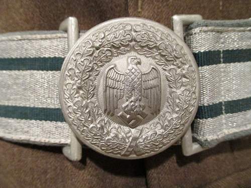 Unmarked Heer Officer Buckle and Brocade