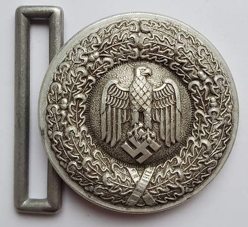 Several Heer officers belt buckles