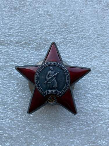 Doubts about two orders of the red star and which of them should be chosen