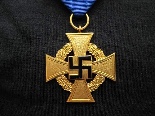 Treue Dienst Ehrenzeichen, 40 Jahre - Faithful Service Award, 40 years.