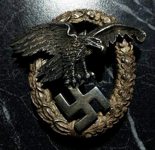 Need help authenticating this Beobachterabzeichen (observers badge) by A.G.M.u.K