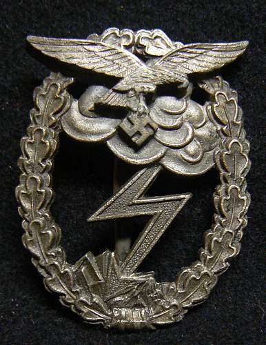 Erdkampfabzeichen der Luftwaffe, RK, Attributed to Rudolph Karneth.