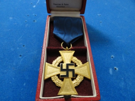 40 Year Government Gilt Service Cross - in orig box w/ &quot;40&quot; on it