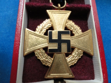 40 Year Government Gilt Service Cross - in orig box w/ &quot;40&quot; on it