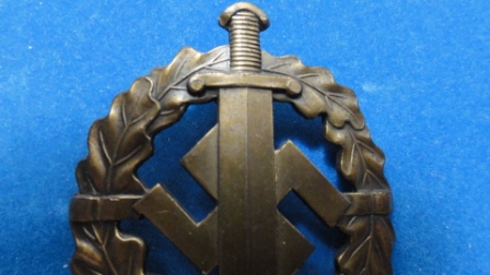 SA Sportabzeichen / Wehrabzeichen / SA Stormtroopers Bronze(?) Type 3 Issue Badge for Physical Fitness + Sports