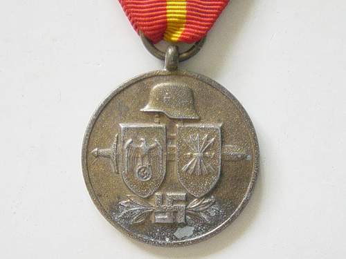 Spanish blue division medal