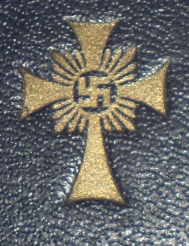 Gold Mutter Kreuz in Etui.