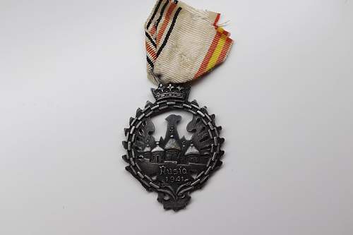 Spanish Blue Divison MEDALS &quot;Rusia 1941&quot; + &quot;Voluntarios en Russia&quot;