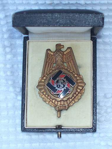 Teno honor badge with case,,,,need opinions