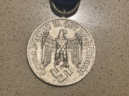 Assistance with Dienstauszeichnung der Wehrmacht medal