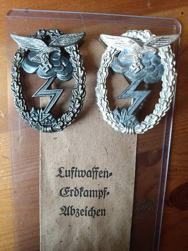 Need Help about authencity of a Arno Wallpach Erdkampfabzeichen. Is it fake or real?