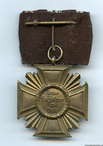 Is this Dienstauszeichnung der NSDAP 10 Jahre medal real?