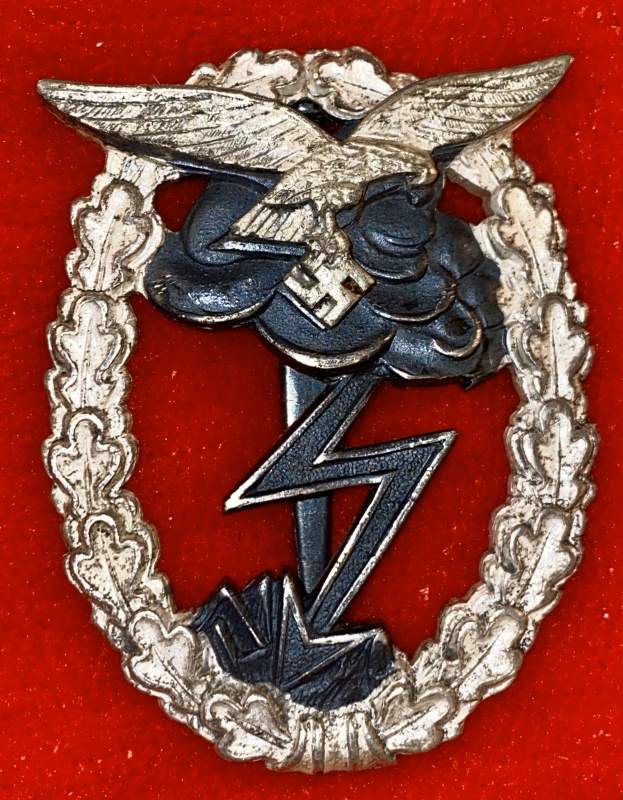 WW2 German, Soviet, Allied militaria, uniforms, awards, weapons history.  War relics forum