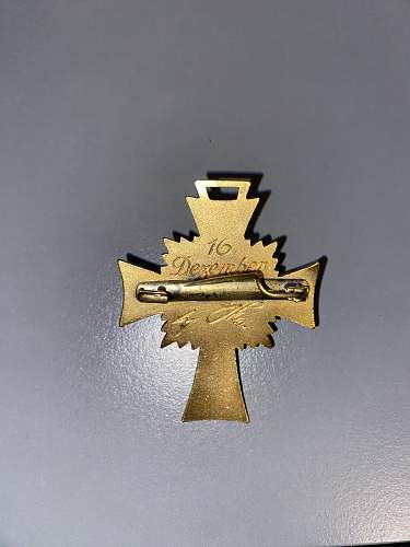 Ehrenkreuz der Deutsche Mutter Erste Stufe (Gold) - denazified version?