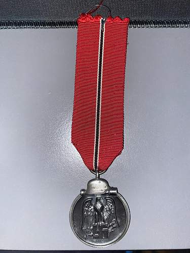 Medaille &quot;Winterschlacht im Osten 1941/42&quot; (Ostmedaille) - any way to figure out the maker?