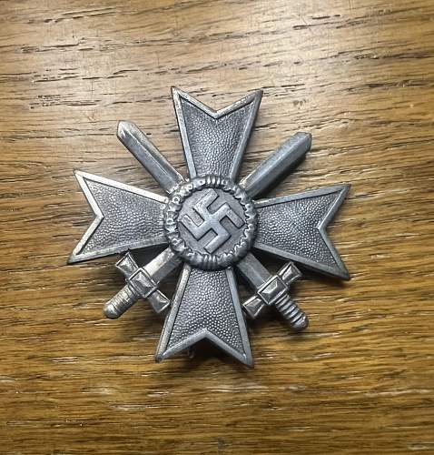 Is this Kriegsverdienstkreuz 1.Klasse mit Schwertern Authentic?