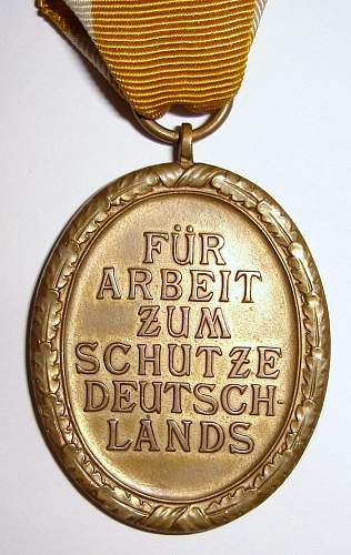 Deutsches Schutzwall Ehrenzeichen, Winterschlacht im Osten (60) and Verwundetenabzeichen im Schwartz (L/56) - Authentic?