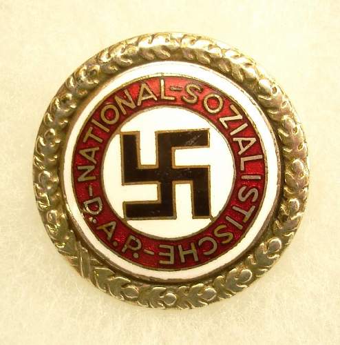 NSDAP Goldenes Parteiabzeichen...original or repro?