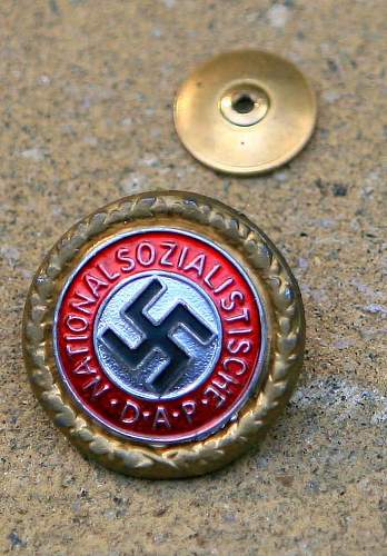 I think this is an authentic NSDAP Gold party badge sales sample.....