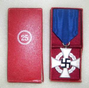 25 Year Faithful Service Medal in box