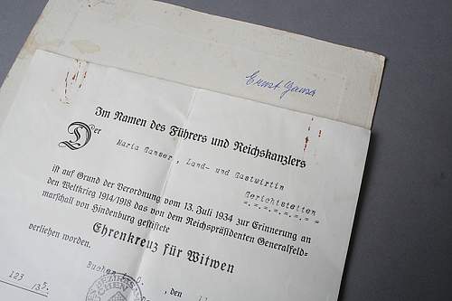 Ehrenkreuz für Hinterbliebene 1914-1918 with documents and photo